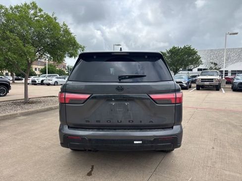Used 2024 Toyota Sequoia Platinum image 6
