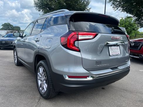 Used 2023 GMC Terrain SLT AWD/4WD image 2