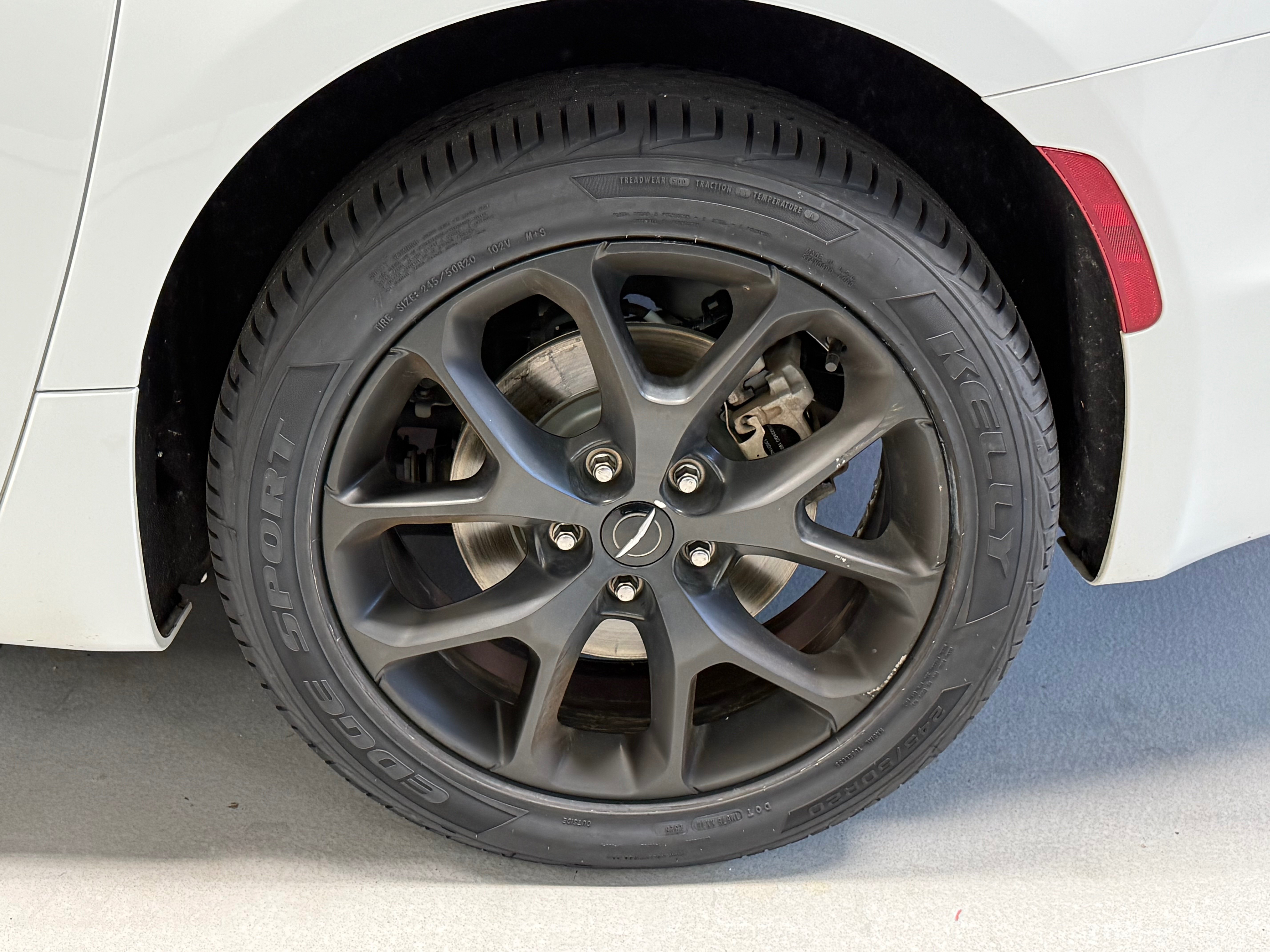 Certified 2023 Chrysler Pacifica Touring-L w/ Uconnect Theater Family Group AWD/4WD image 3