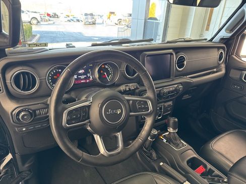 Used 2022 Jeep Wrangler Unlimited Sahara w/ Cold Weather Group image 16