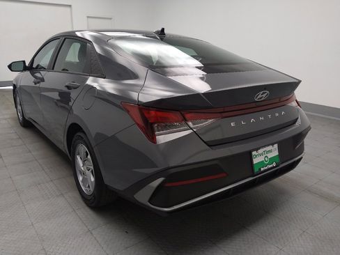 Used 2025 Hyundai Elantra SE FWD image 6