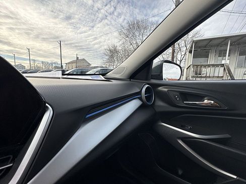 Used 2025 Chevrolet Trax LS w/ LS Convenience Package image 13