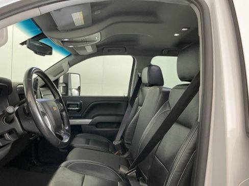 Used 2019 Chevrolet Silverado 2500 LT w/ LT Convenience Package image 13