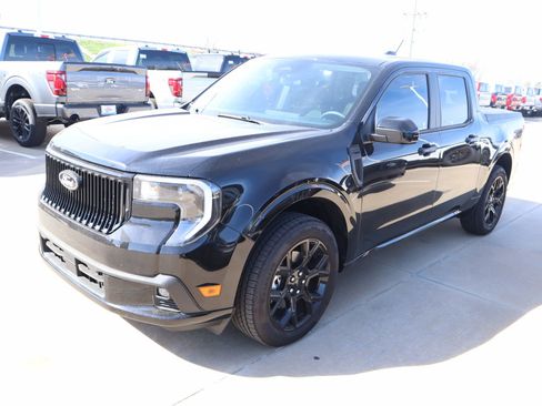 New 2025 Ford Maverick Lobo image 9