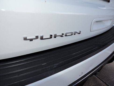 Certified 2024 GMC Yukon XL AT4 AWD/4WD image 21