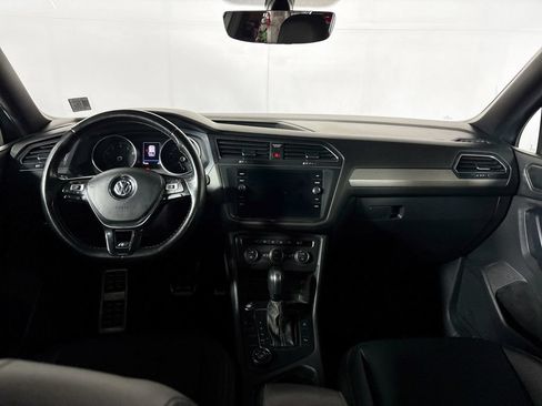 Used 2021 Volkswagen Tiguan SE AWD/4WD image 12