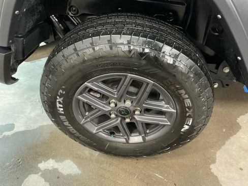 Used 2024 Jeep Wrangler Unlimited Sport AWD/4WD image 19