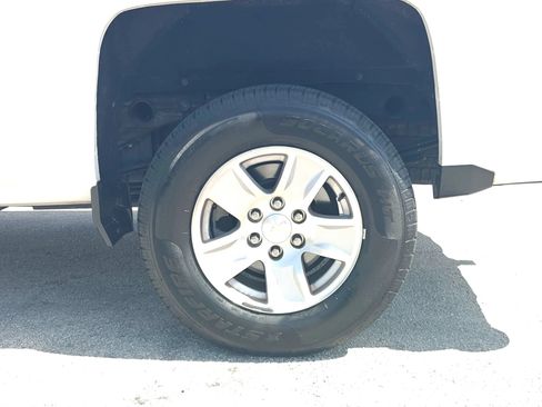 Used 2019 Chevrolet Silverado 1500 LT RWD image 10