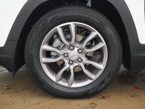 Used 2022 GMC Terrain SLT w/ Tech Package image 9