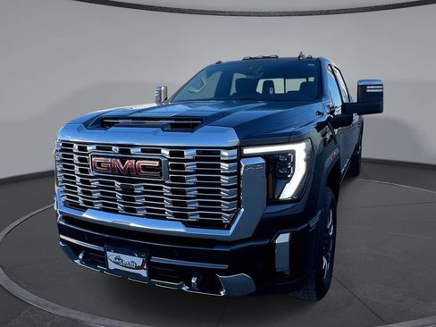 Used 2025 GMC Sierra 3500 Denali w/ Technology Package image 1