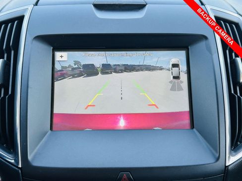 Used 2017 Ford Edge Titanium w/ Technology Package FWD image 8