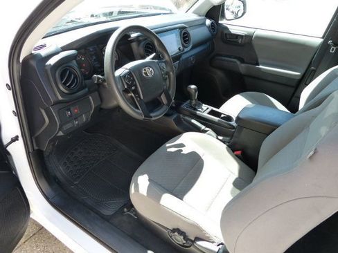 Used 2022 Toyota Tacoma SR image 34