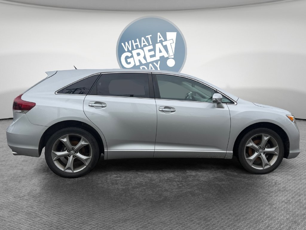 Used 2013 Toyota Venza XLE AWD/4WD image 2