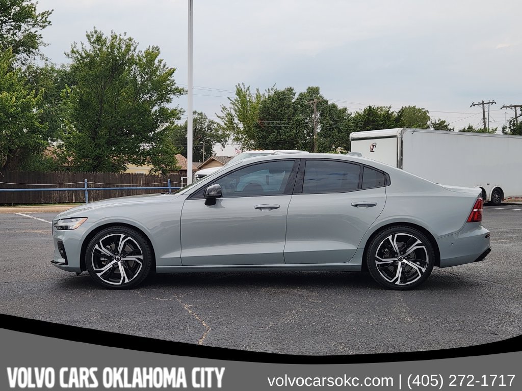 Certified 2024 Volvo S60 B5 Plus AWD/4WD image 3