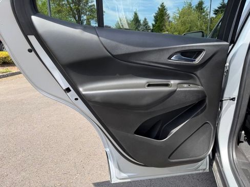 Used 2022 Chevrolet Equinox LT w/ Driver Convenience Package FWD image 30