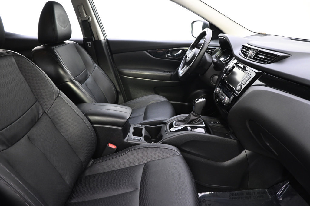Used 2022 Nissan Rogue Sport SL AWD/4WD image 16