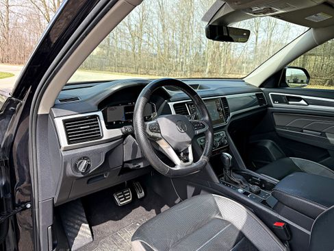 Used 2022 Volkswagen Atlas SEL Premium image 13