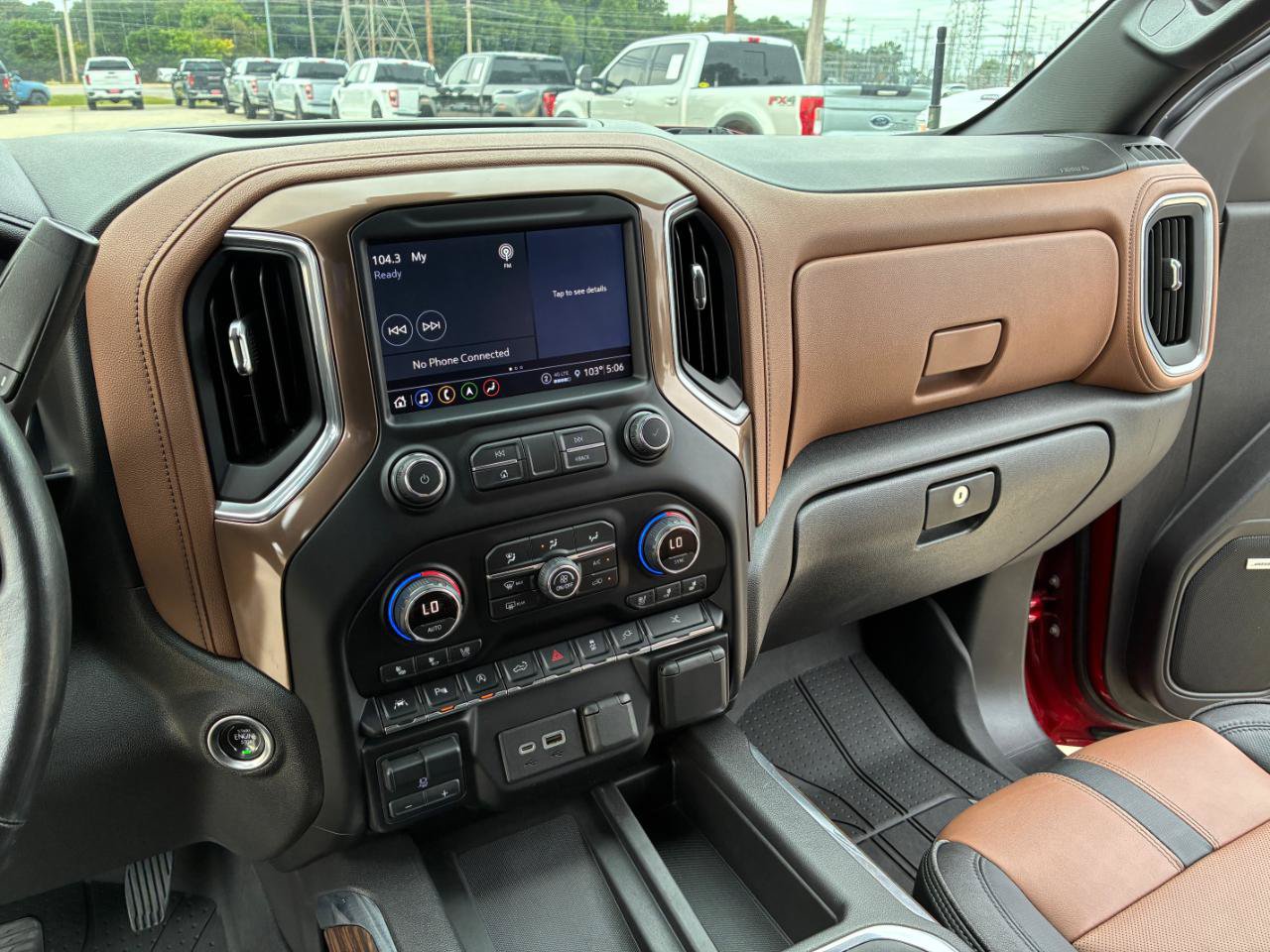 Used 2021 Chevrolet Silverado 1500 High Country w/ Technology Package AWD/4WD image 20