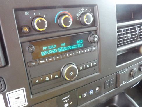 Used 2021 GMC Savana 3500 Extended w/ Power Convenience Package RWD image 22