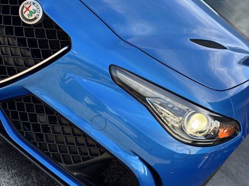 Used 2018 Alfa Romeo Giulia Quadrifoglio w/ Driver Assist Dynamic Package image 30