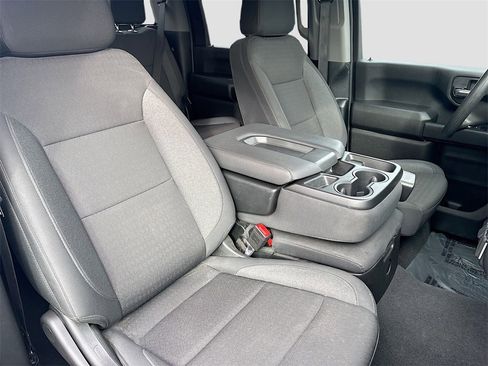 Used 2025 Chevrolet Silverado 2500 Custom w/ Custom Value Package image 26