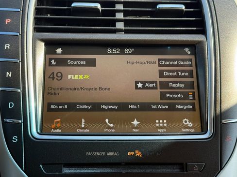 Used 2018 Lincoln MKX Select w/ Select Plus Package AWD/4WD image 28