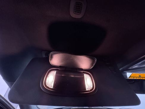 Used 2025 Jeep Compass Limited image 31