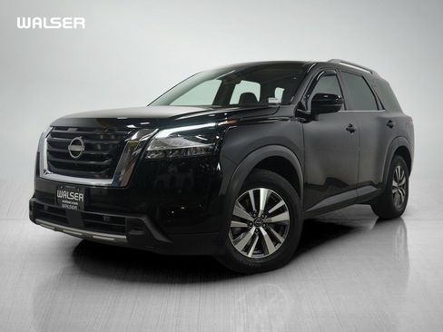 Used 2023 Nissan Pathfinder SL image 1