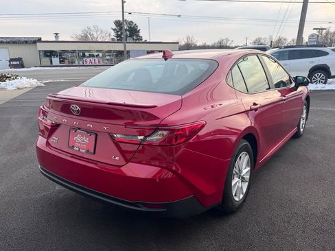 Used 2025 Toyota Camry LE image 5