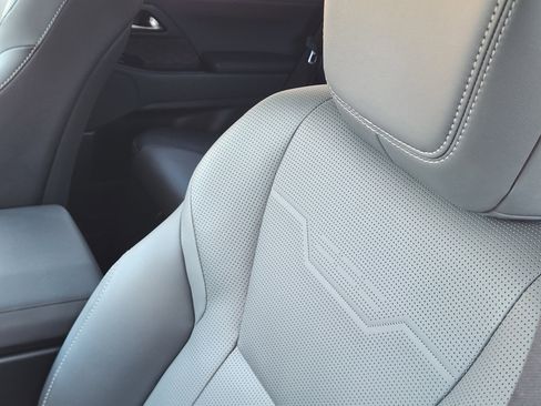 Used 2024 Lexus GX 550 w/ Accessory Package (2T) image 16