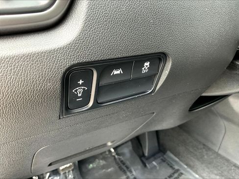 Certified 2023 Kia Sorento LX FWD image 37