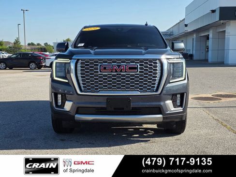 Used 2021 GMC Yukon Denali w/ Denali Premium Package AWD/4WD image 2
