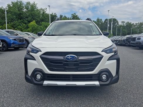 Certified 2025 Subaru Outback Limited AWD/4WD image 2