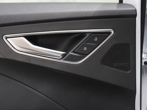 Used 2025 Audi Q4 e-tron Premium Plus w/ Premium Plus image 12