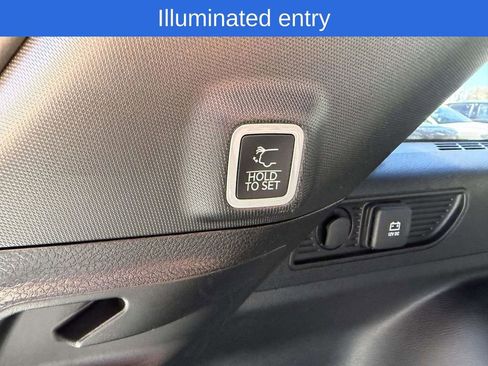 Used 2025 Jeep Grand Cherokee Laredo X w/ Luxury Tech Group I image 13