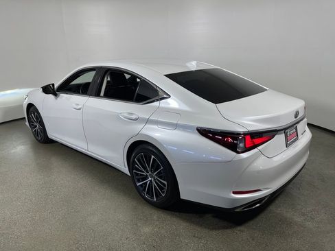Used 2025 Lexus ES 350 w/ Premium Package image 5