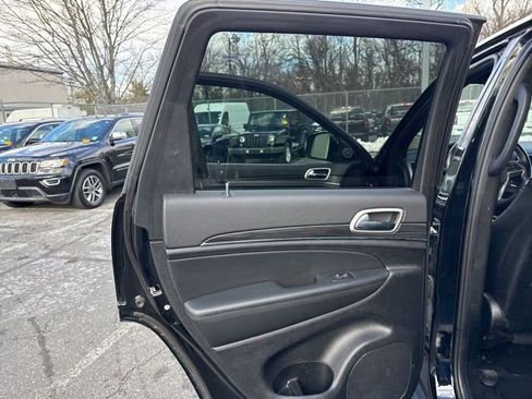 Used 2022 Jeep Grand Cherokee Limited image 36