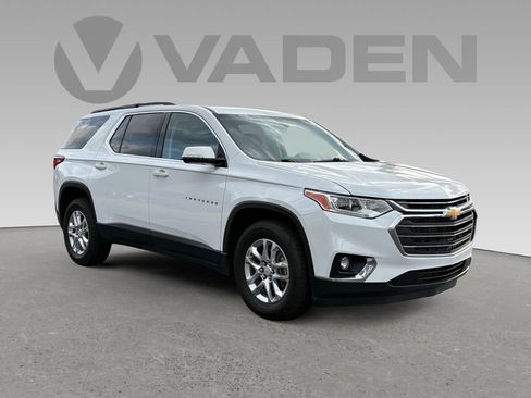 Used 2020 Chevrolet Traverse LT image 1
