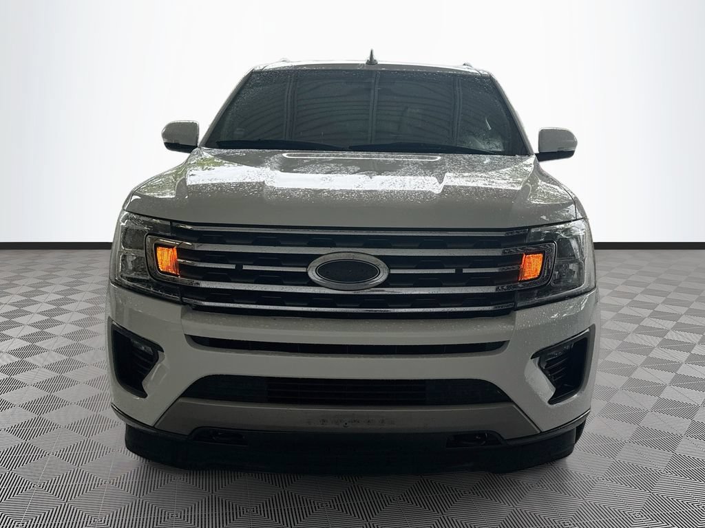 Used 2020 Ford Expedition XLT w/ Equipment Group 201A AWD/4WD image 2