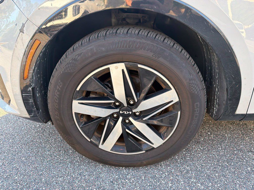 Certified 2023 Kia Sorento EX w/ Panoramic Sunroof Package FWD image 24