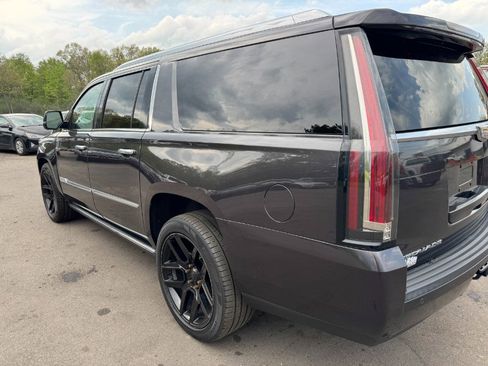 Used 2016 Cadillac Escalade ESV Premium AWD/4WD image 10