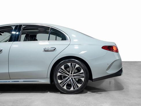 Used 2024 Mercedes-Benz E 350 4MATIC Sedan w/ Driver Assistance Package image 27
