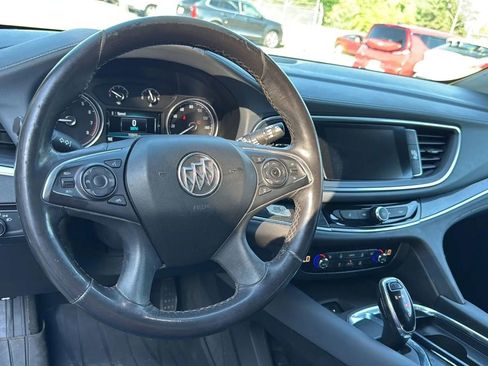 Used 2018 Buick Enclave Essence FWD image 11