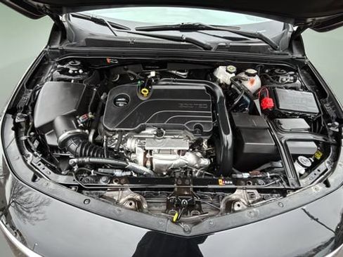 Used 2025 Chevrolet Malibu RS image 32