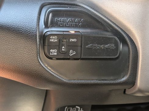 Used 2024 RAM 2500 Big Horn w/ Off Road Package AWD/4WD image 34
