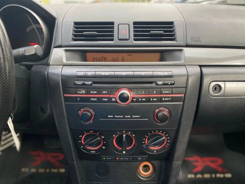 Used 2005 MAZDA MAZDA3 s w/ Moonroof & 6-CD Pkg image 14