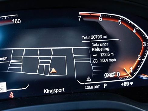 Certified 2025 BMW X4 xDrive30i AWD/4WD image 3