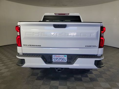 Used 2022 Chevrolet Silverado 1500 Custom RWD image 5