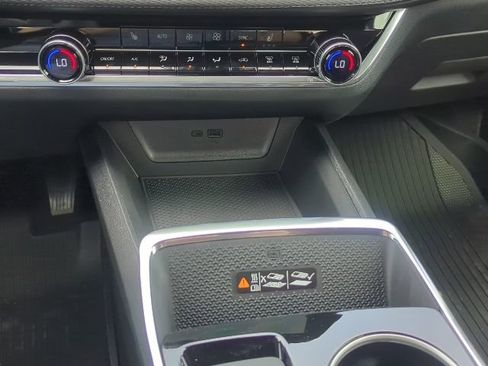 New 2026 Chevrolet Equinox LT w/ Convenience Package II image 21