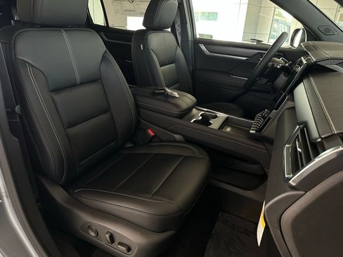 New 2026 GMC Acadia Elevation w/ Super Cruise Package FWD image 17